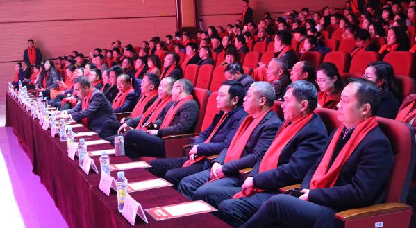 穩(wěn)步前行，超越升華！三陸康集團(tuán)2018員工表彰大會(huì)暨2019新春年會(huì)。